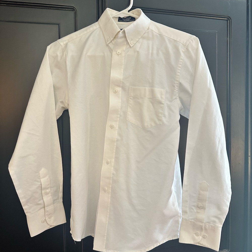 Izod White Button Down Shirt Long Sleeves
